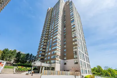 Condo Apartment in Toronto