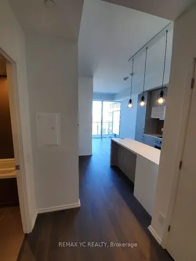 8 Hillsdale Avenue E 1540, Toronto, On M4s 1t5