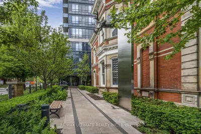 28 Linden Street 404, Toronto, On M4y 0a4