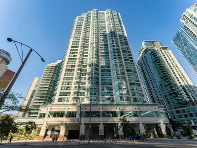 Condo Apartment in Toronto