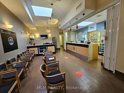 500 Yonge Street 301, Toronto, On M4y 1x9