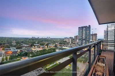 225 Sackville Street 1009, Toronto, On M5a 0b9