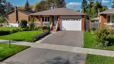 17 Squirewood Road, Toronto, On M2j 4t2