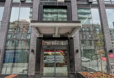 Condo Apartment in Toronto