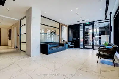 8 Tippett Road 431, Toronto, On M3h 0e7