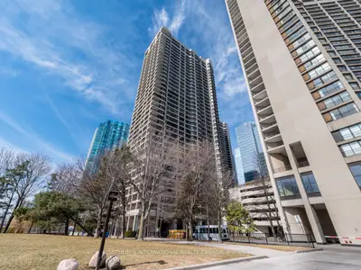 65 Harbour Square 2204, Toronto, On M5j 2l4