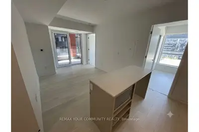 8 Tippett Road 527, Toronto, On M3h 0e7