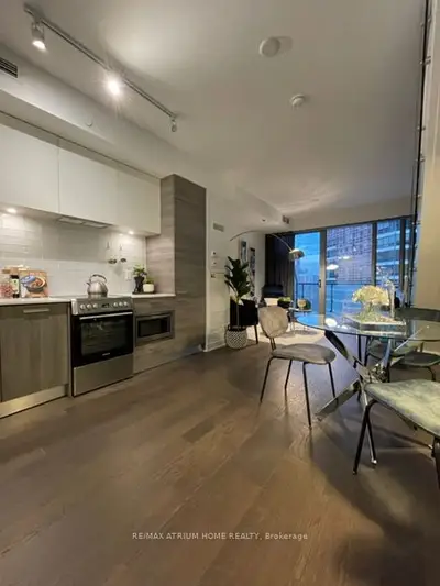 Condo Apartment in Toronto