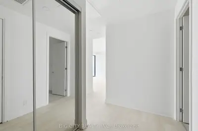 25 Frederick Todd Way 1002, Toronto, On M4g 0c9