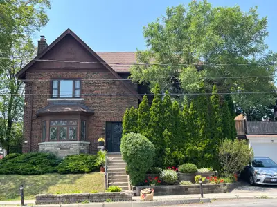 Duplex in Toronto