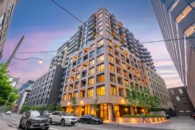 Condo Apartment in Toronto