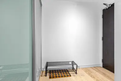 95 Bathurst Street 225, Toronto, On M5v 0h7