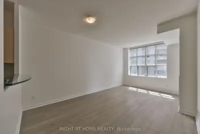 438 Richmond Street W 621, Toronto, On M5v 3s6