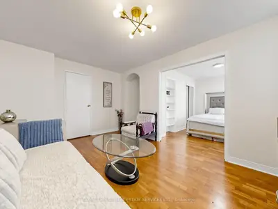 580 Christie Street 107, Toronto, On M6g 3e3