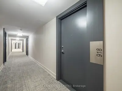 169 Fort York Boulevard 918, Toronto, On M5v 0c8