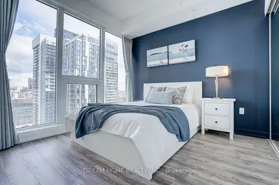 Condo Apartment in Toronto