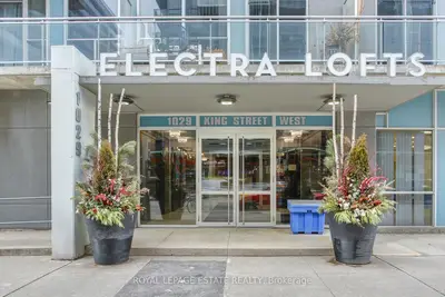 Condo Apartment in Toronto