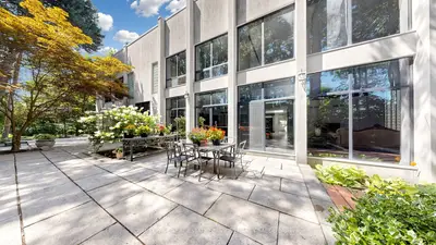5 Abrams Place, Toronto, On M2l 1w7