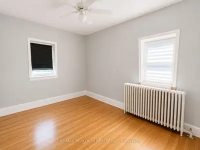 502 Queen Street E, Toronto, On M5a 1v2