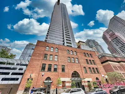 Condo Apartment in Toronto