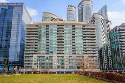 Condo Apartment in Toronto