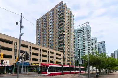 250 Queens Quay 1104, Toronto, On M5j 2n2