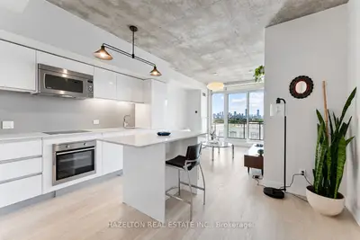 Condo Apartment in Toronto