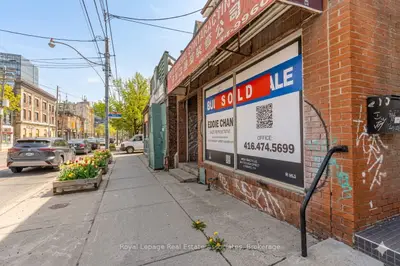 198 Bathurst Street, Toronto, On M5t 2r8