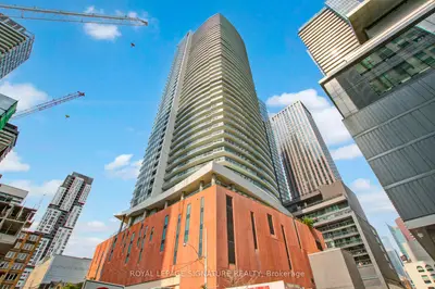 Condo Apartment in Toronto
