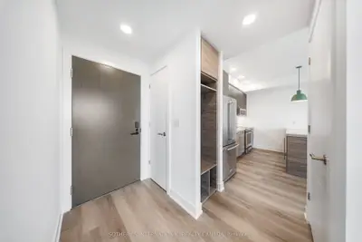 484 Spadina Avenue 807, Toronto, On M5s 0e4