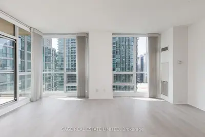 16 Yonge Street 2711, Toronto, On M5e 2a1