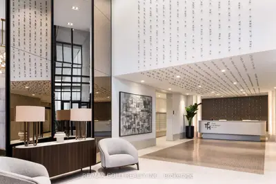 2020 Bathurst Street 216, Toronto, On M5p 3l1