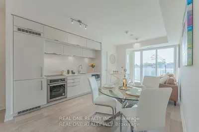 80 Vanauley Street 303, Toronto, On M5t 0c9