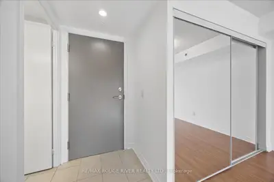 35 Saranac Boulevard 330, Toronto, On M6a 2g4