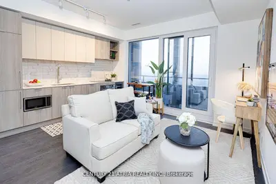 2020 Bathurst Street 1810, Toronto, On M5p 0a6