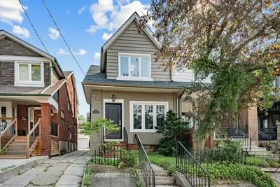61 Appleton Avenue, Toronto, On M6e 3a4