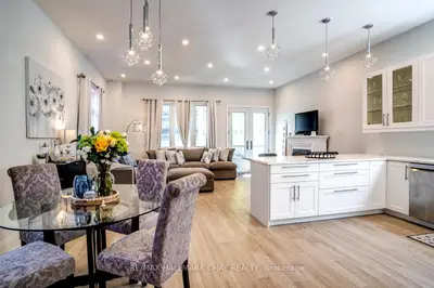 611 Northcliffe Boulevard, Toronto, On M6e 3l8