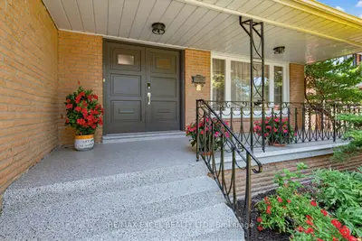 28 Robinter Drive, Toronto, On M2m 3r2