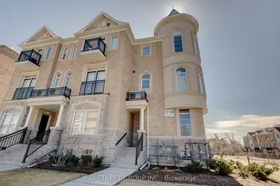 Condo Townhouse in Toronto