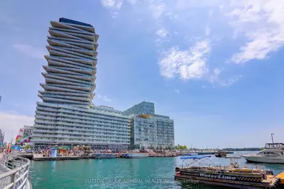 15 Queens Quay E 208, Toronto, On M5e 0a5