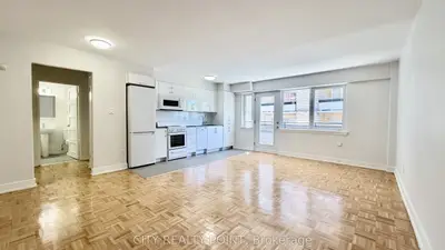 95 Lawton Boulevard 407, Toronto, On M4v 1z8