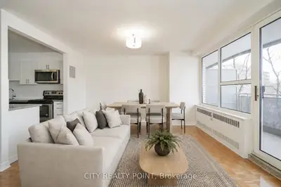 10 Shallmar Boulevard 510, Toronto, On M5n 1j4