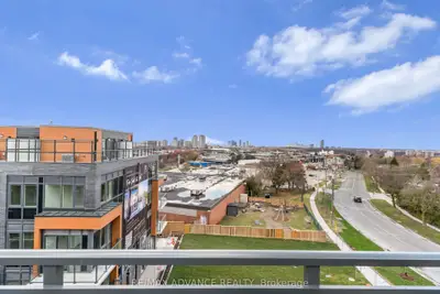 Condo Townhouse in Toronto
