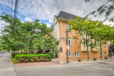 Condo Townhouse in Toronto