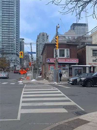 894 Mount Pleasant Road, Toronto, On M4p 2l6