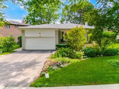 17 Wellesbourne Crescent, Toronto, On M2h 1y6