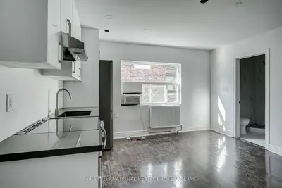 180 Sherbourne Street 206, Toronto, On M5a 2r7