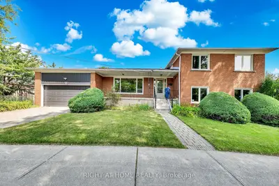 88 Peckham Avenue, Toronto, On M2r 2v5