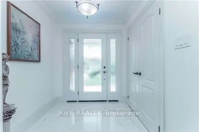 9 Gatehead Road, Toronto, On M2j 2p4