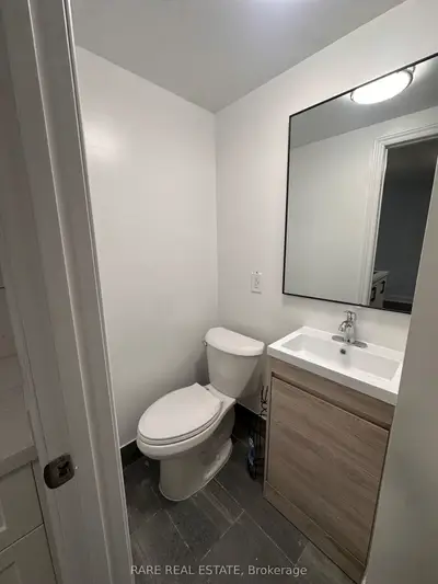 130 Macpherson Avenue 6, Toronto, On M5r 1w8